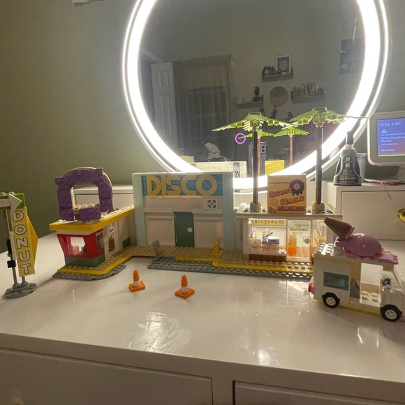 Lego BTS #21339 - Picture 14 of 14